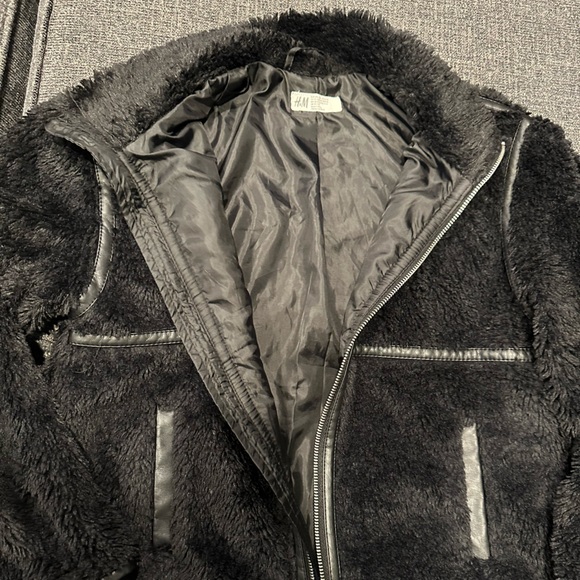 GIRLS H&M FURRY COAT - Picture 7 of 9